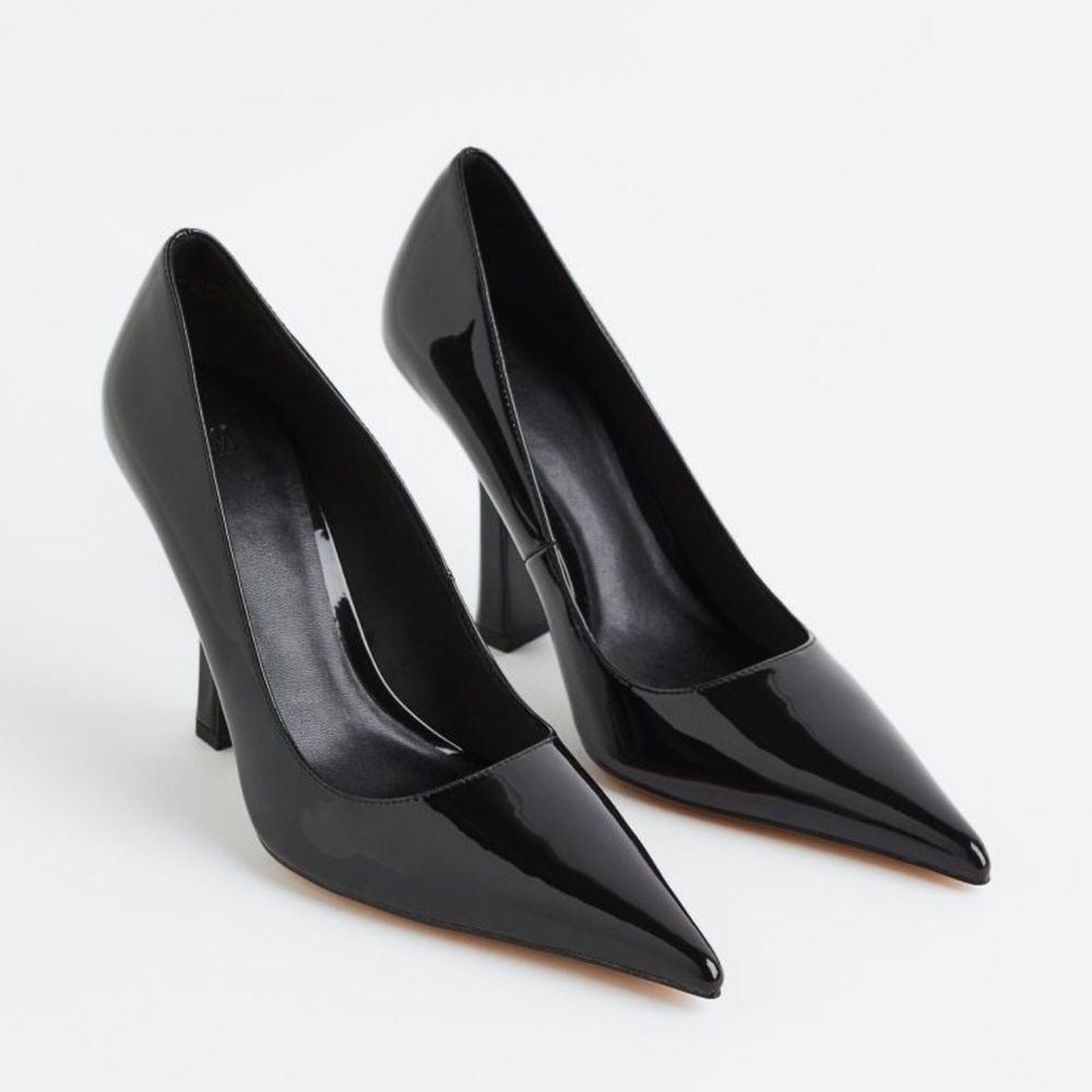 H&M Black Pointy-Toe 4” Pumps, US Size 9